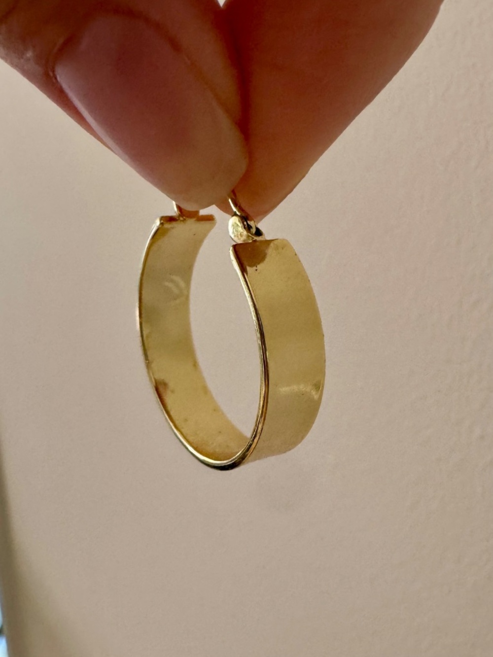 ISO Gorjana Jax Small Hoops - Gold - Picture 4 of 4